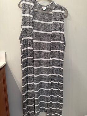 LuLaRoe Gray & White Striped Sleeveless Joy Duster